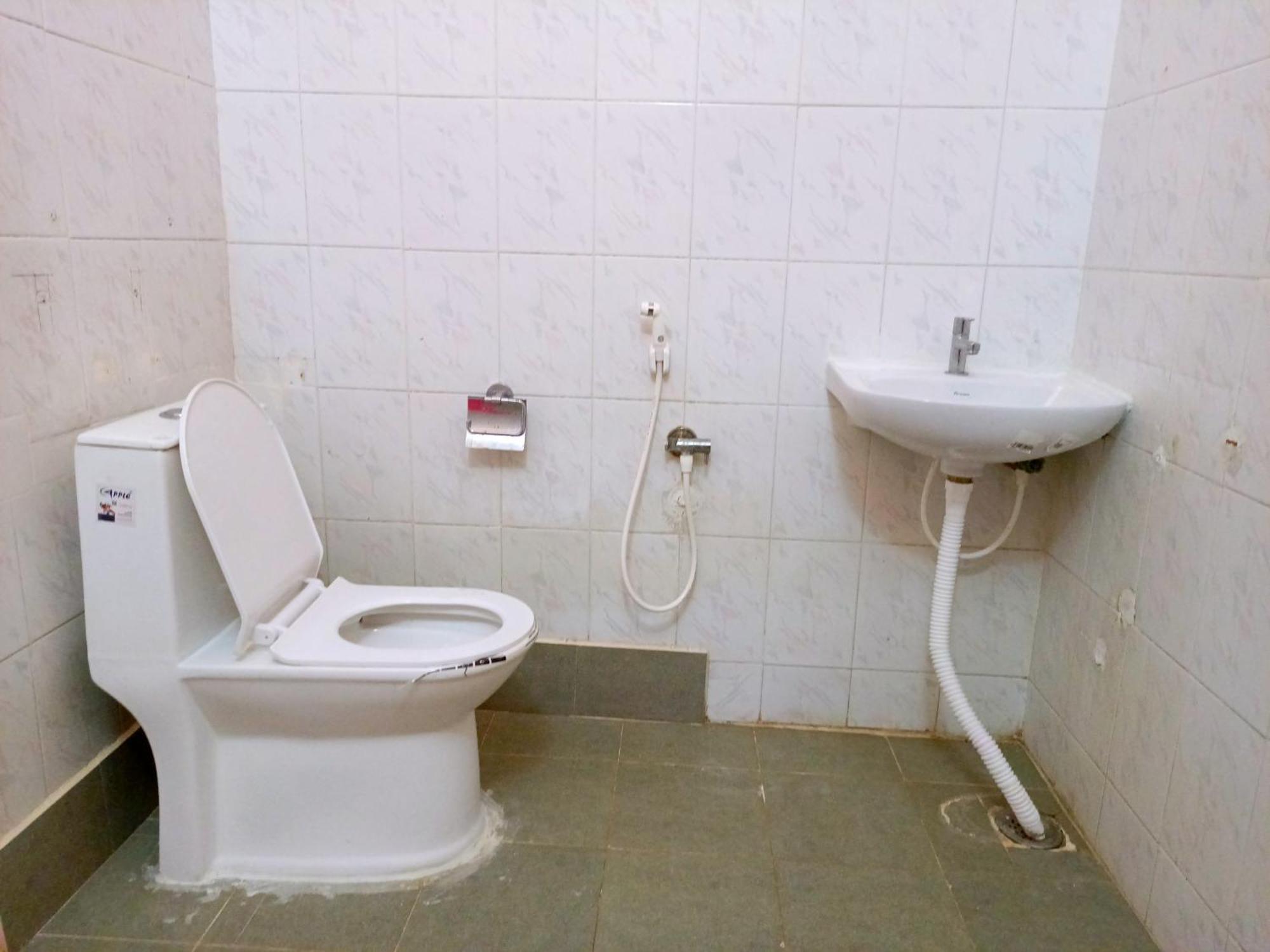 Master Luxury 3G With Big Pvt Bathroom Tirupati Kültér fotó